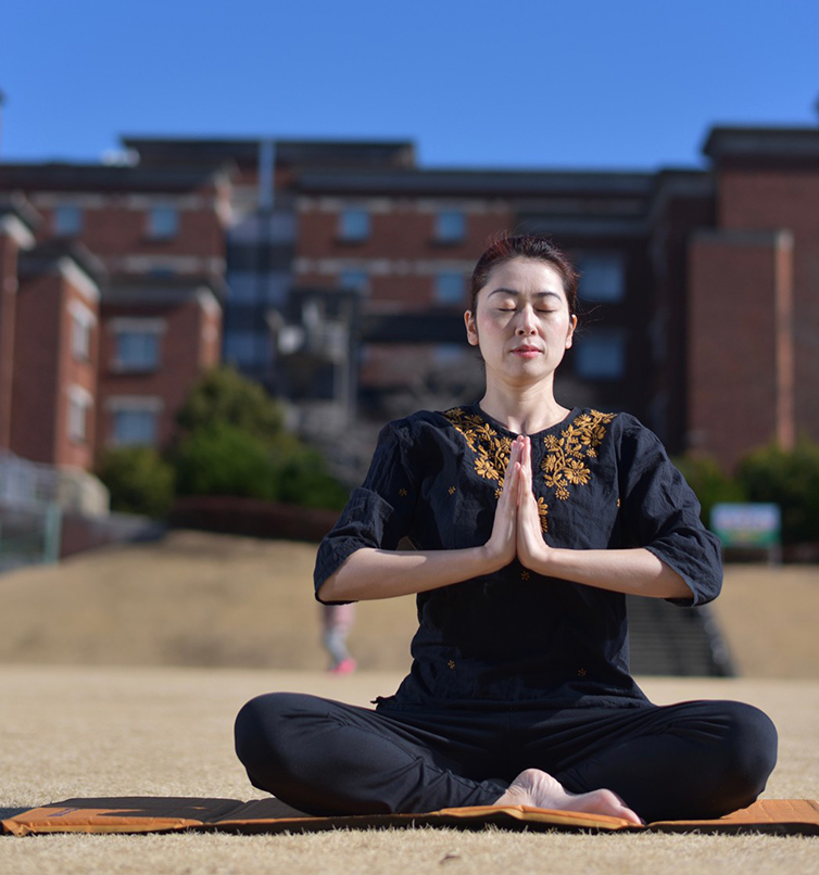 ルーシーダットンとは